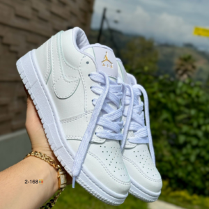 NIKE F ONE