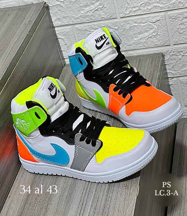 Zapatos AAA.