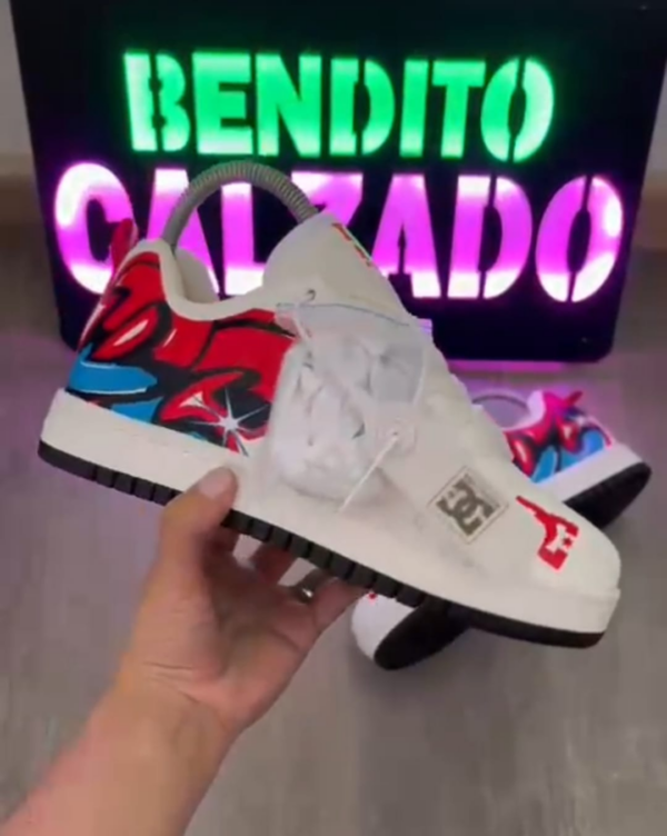 Zapatos DC – Estilo y Comodidad en Cada Paso