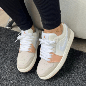 NIKE JORDAN 1 DAMA